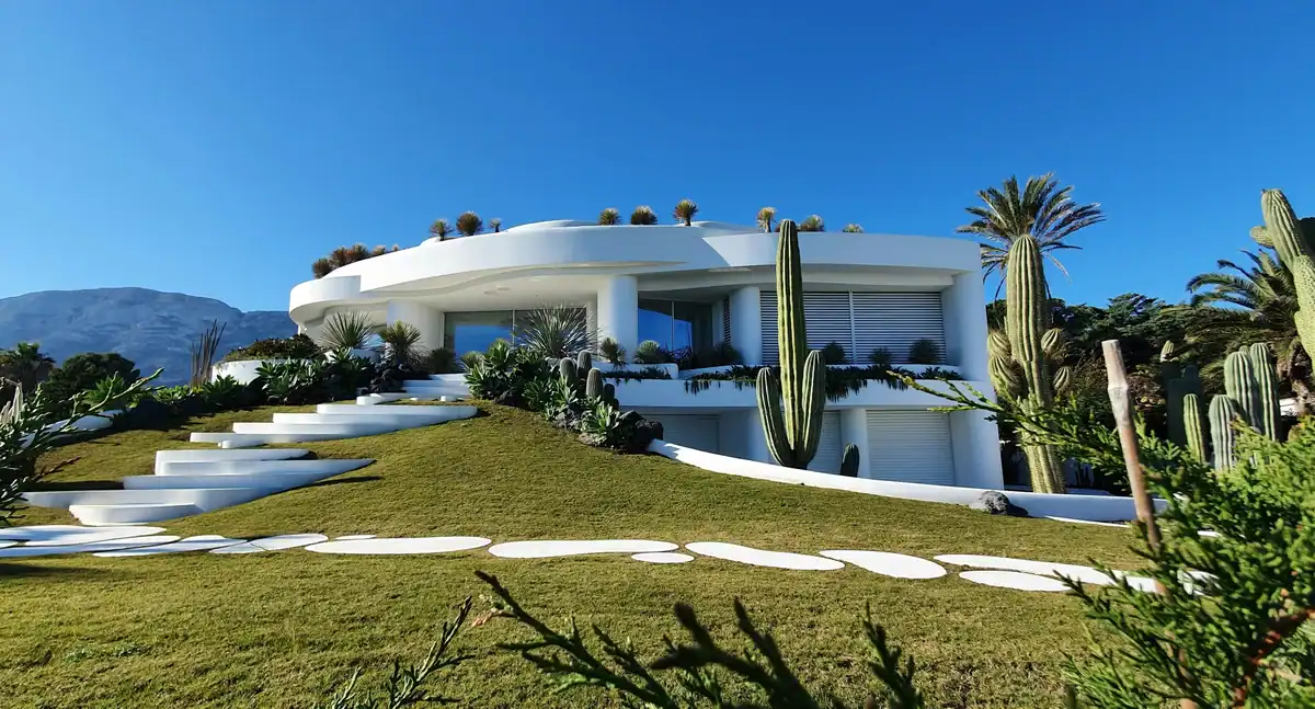 Ultimate Guide on How to Become a VRBO Host